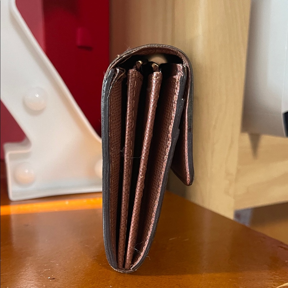 Louis Vuitton Black and Gold Monogram Wallet (Preloved) - Picture 3 of 12